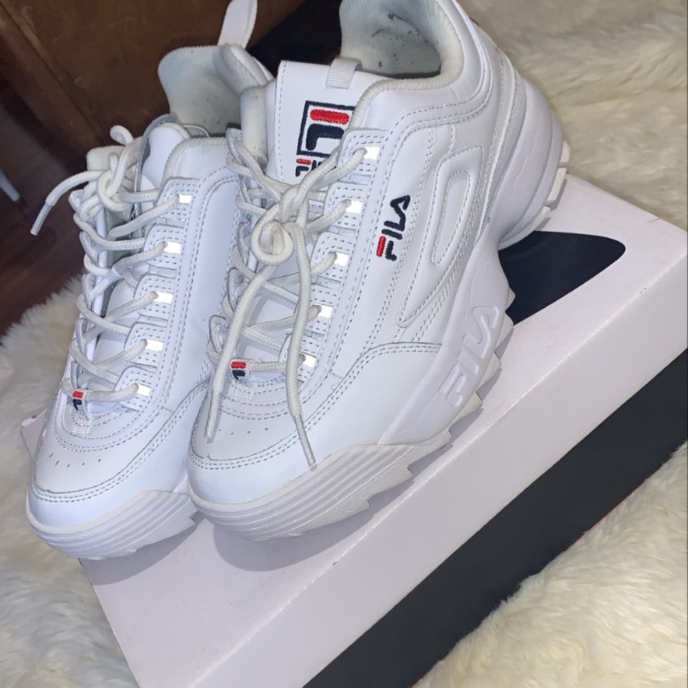 White filas